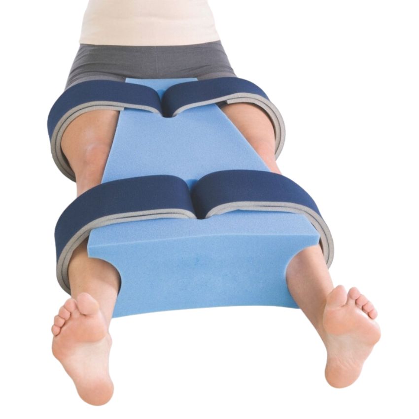 Подушка ортопедическая абдуктор. Ортопедическая подушка для тазобедренного сустава. Ортопедическая опора для ног. Валик ортопедический универсальный для тазобедренного сустава.
