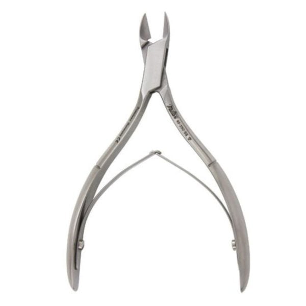 Cuticle Nippers with Convex Jaws