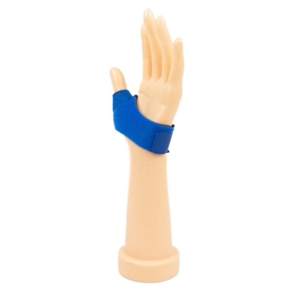 Benik Pediatric Neoprene Glove with Thumb Support - Image 3