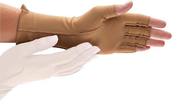 Isotoner Therapeutic Gloves - Image 3